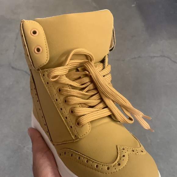 Women’s Lace Up Wedge High Heel Sneaker in Beige Faux Suede and Rubber Sole - Picture 2 of 8